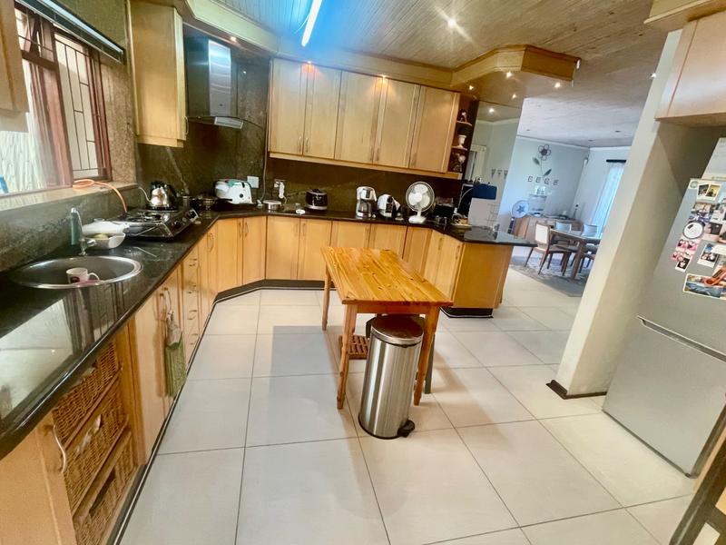 To Let 4 Bedroom Property for Rent in Plattekloof Western Cape